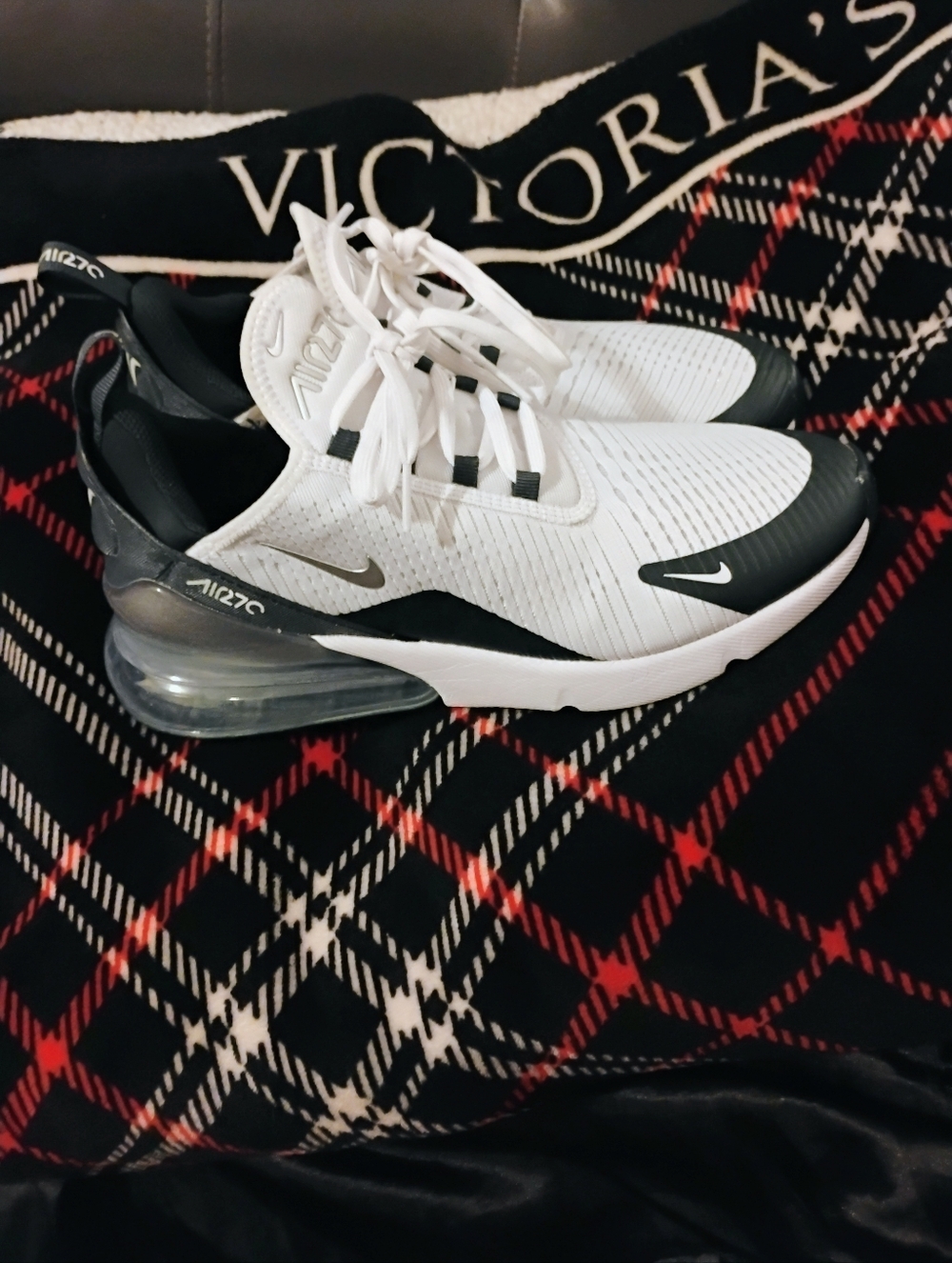 White/Seaweed/Metallic Silver Nike Air 270